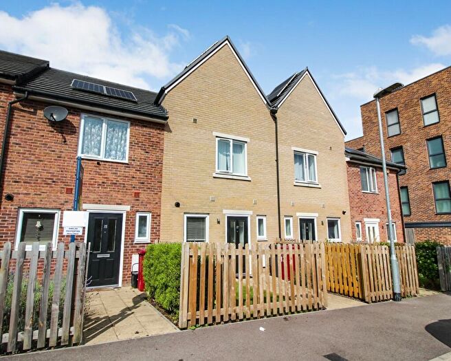 2 Bedroom Terraced House To Rent In Rannoch Street, Tilehurst, RG30