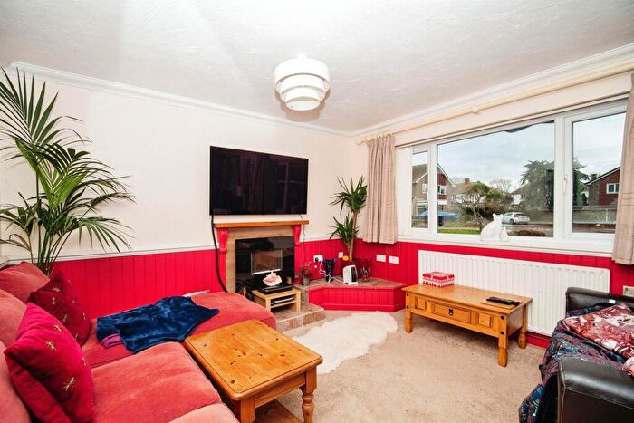 4 Bedroom Detached House For Sale In Stoborough Close, Weymouth, DT3