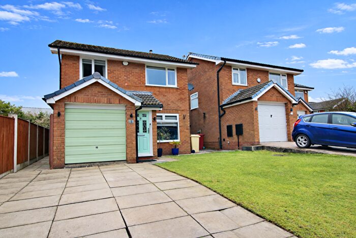 3 Bedroom Detached House For Sale In Broadheath Close, Westhoughton, BL5