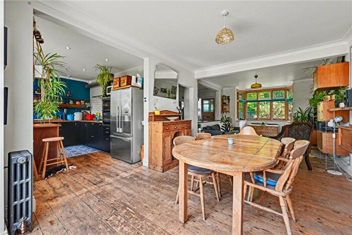4 Bedroom Semi-Detached House For Sale In Longstone Avenue, London, NW10