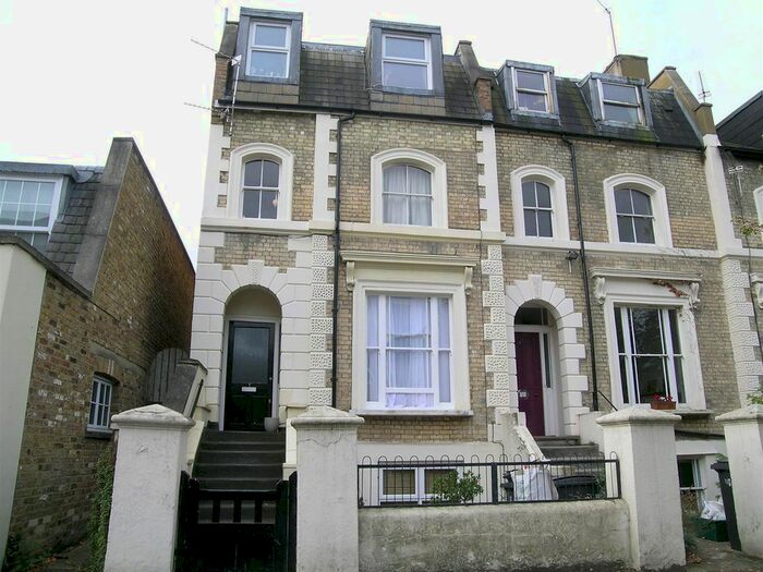 1 Bedroom Flat To Rent In St Leonards Road, Surbiton, KT6
