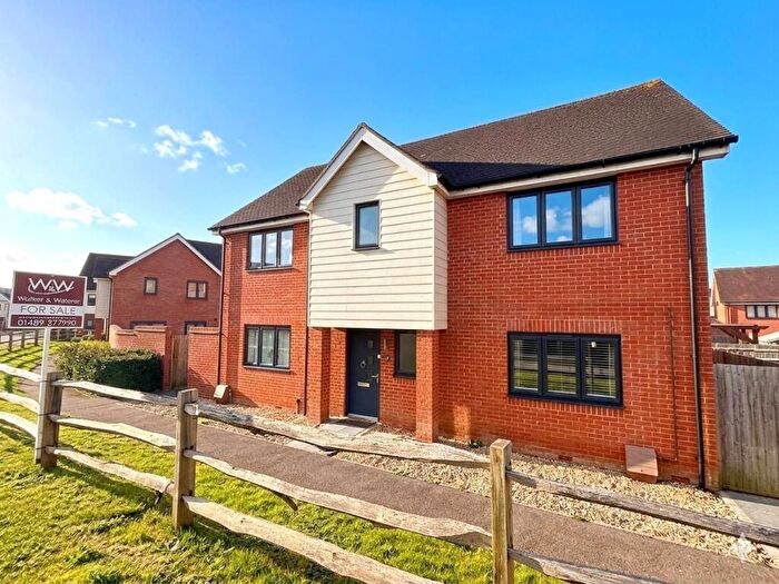 2 Bedroom Maisonette For Sale In Claypit Copse, Bursledon, Southampton, SO31