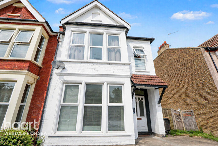 1 Bedroom Flat For Sale In Ambleside Drive, Southend-on-sea, SS1