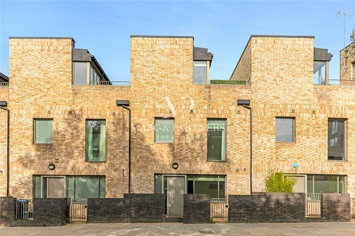 3 Bedroom Detached House To Rent In Orchid Mews, Stonebridge, London, NW10