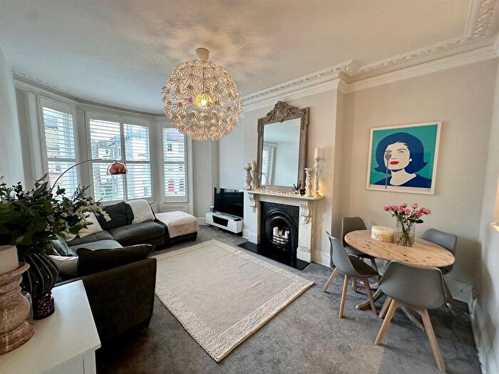 2 Bedroom Flat To Rent In Selborne Road, Hove, BN3