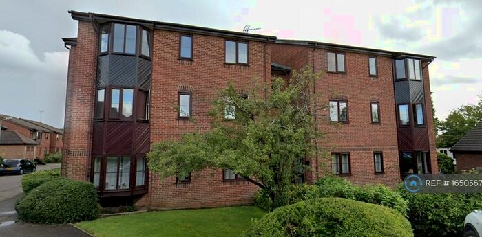 1 Bedroom Flat To Rent In Poets Chase, Aylesbury, HP21