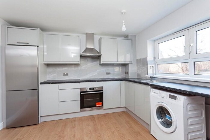 3 Bedroom Flat To Rent In Claremont Road, London, E7