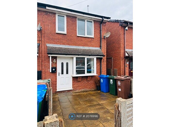 2 Bedroom End Of Terrace House To Rent In Summersgill Close, Heywood, OL10