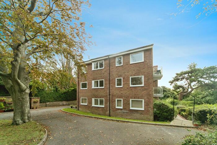 2 Bedroom Flat For Sale In Carlisle Road, Eastbourne, East Sussex, BN20