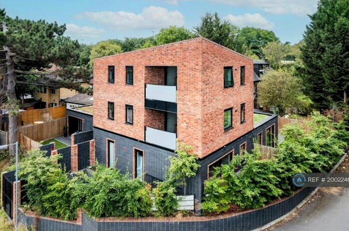 3 Bedroom Flat To Rent In Dunfield Road, Beckenham, SE6