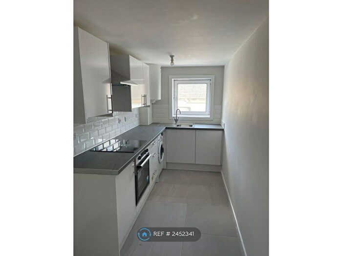 2 Bedroom Flat To Rent In Derby Road, Croydon, CR0