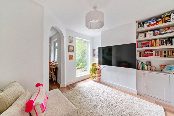 2 Bedroom Flat To Rent In Kimble Road, London, SW19