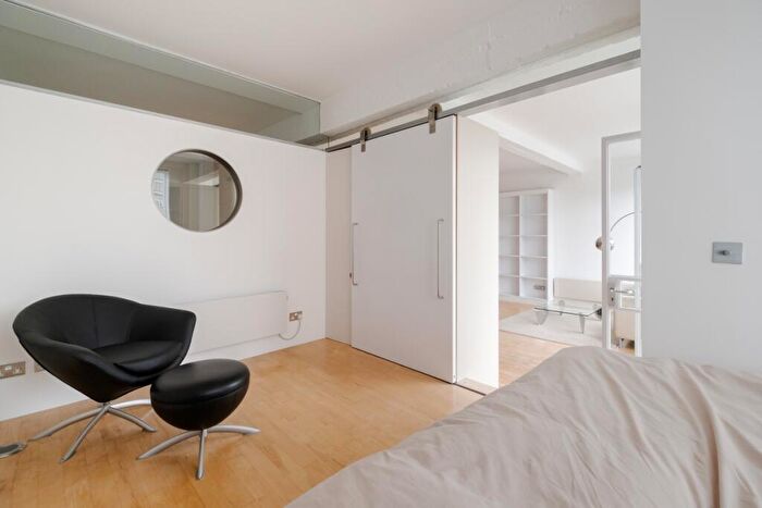 2 Bedroom Apartment To Rent In Saffron Hill, Epc:D, EC1N