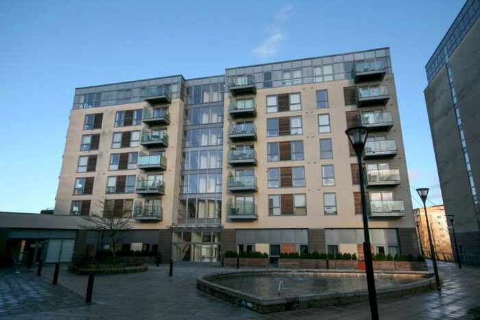 2 Bedroom Apartment To Rent In Kd Plaza, Cotterells, HP1
