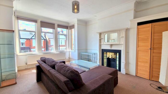 1 Bedroom Flat To Rent In Park Avenue, London, N13