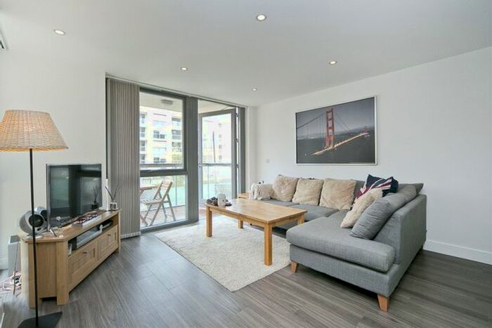 2 Bedroom Flat To Rent In Arlington Avenue, London, N1