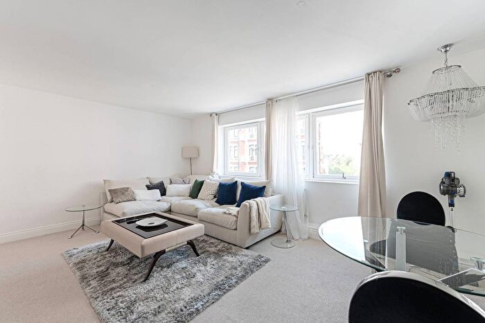 1 Bedroom Flat To Rent In Hans Crescent, Knightsbridge, London, SW1X