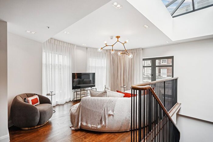 2 Bedroom Flat To Rent In Park Lane Place, North Row, W1K