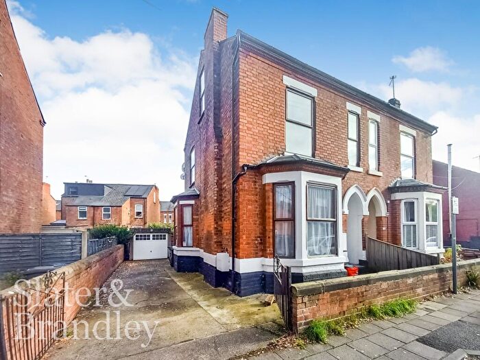 4 Bedroom Semi Detached House To Rent In Stratford Road, West Bridgford, Nottingham, NG2