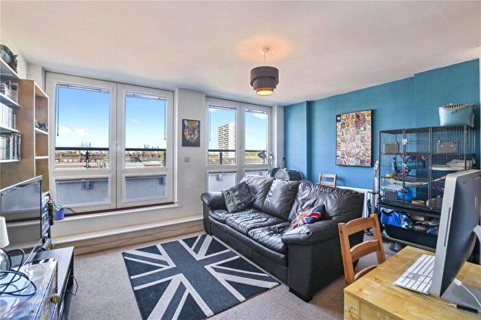 1 Bedroom Flat To Rent In Ashmore House North, Violet Road, Bow, London, E3