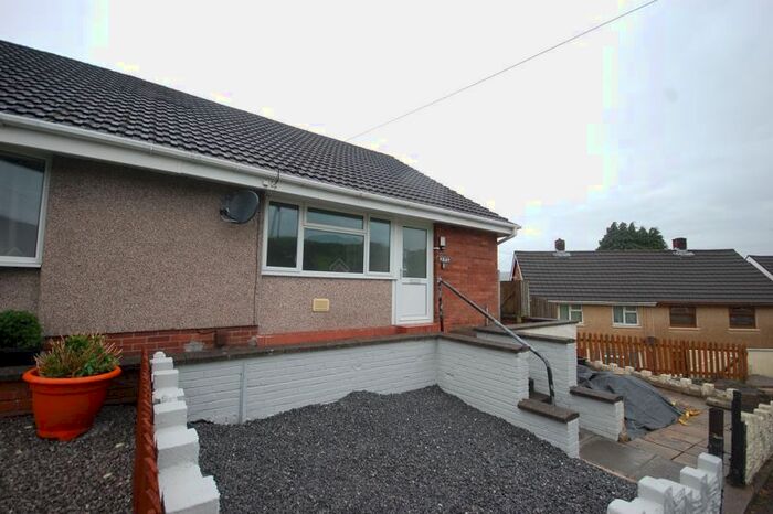 1 Bedroom Semi-Detached House To Rent In Darren Road, Briton Ferry, Neath, SA11