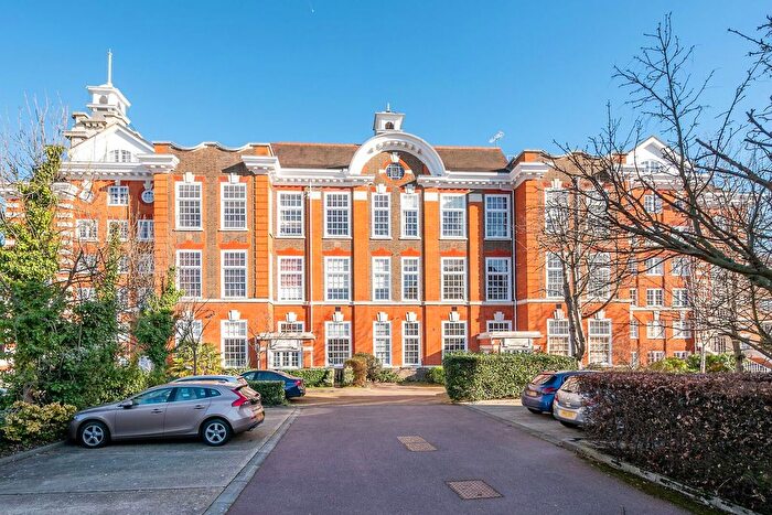 2 Bedroom Flat To Rent In Southey Road, Wimbledon, London, SW19