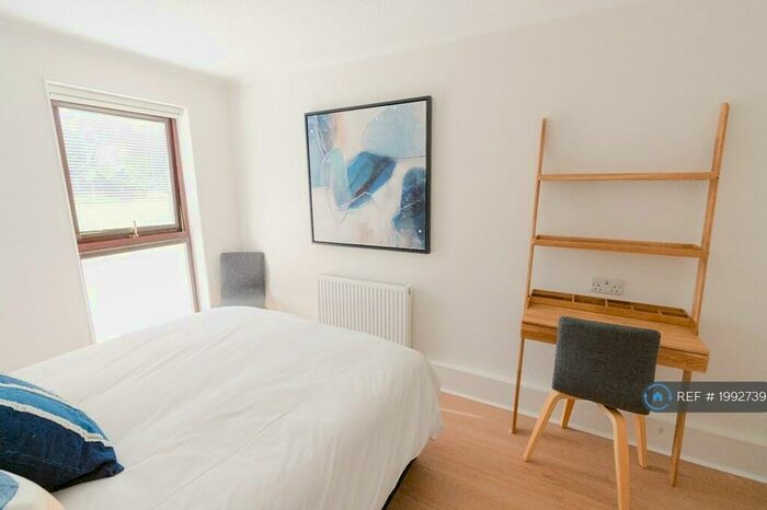 2 Bedroom Flat To Rent In Commercial Road, Exeter, EX2