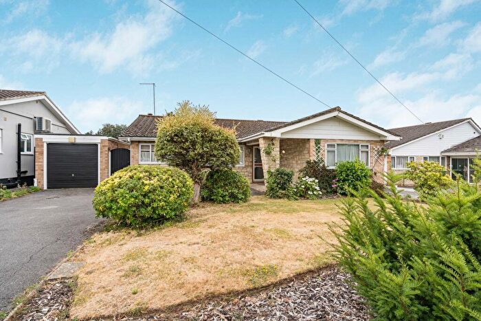 3 Bedroom Bungalow For Sale In Birch Grove, Cobham, Surrey, Surrey, KT11