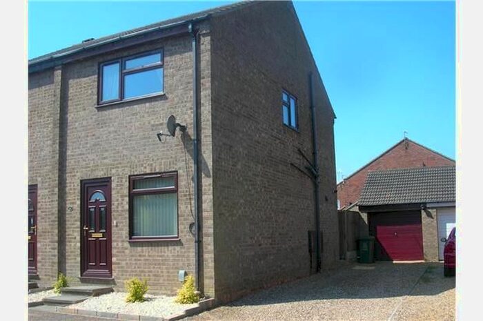 2 Bedroom Semi-Detached House To Rent In Styles Close, Bradwell, Great Yarmouth, NR31