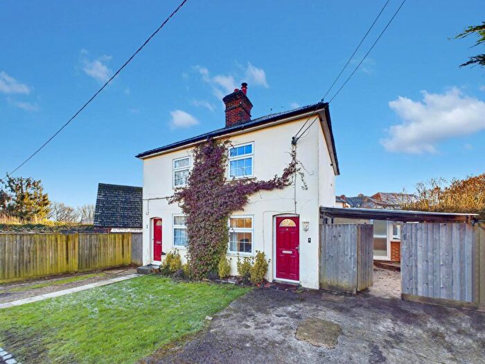 2 Bedroom Semi-Detached House For Sale In Pump Lane North, Marlow, SL7