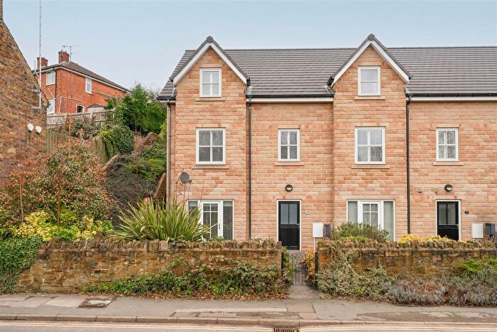 4 Bedroom End Of Terrace House For Sale In Chesterfield Road, Dronfield, S18