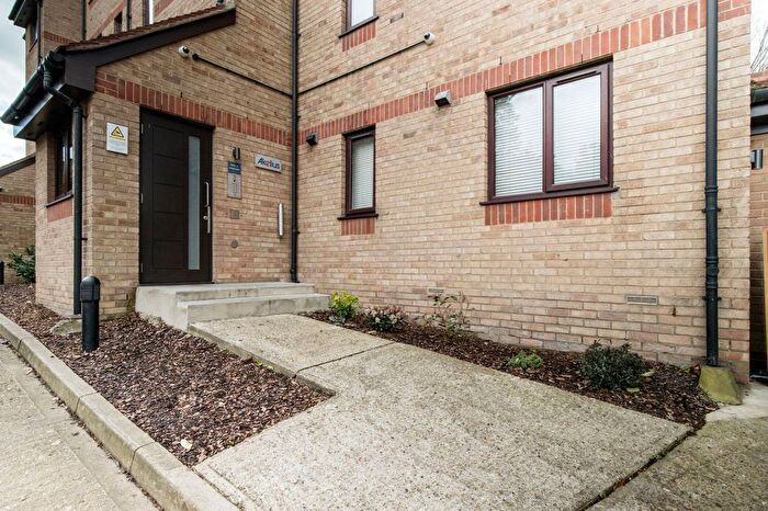 1 Bedroom Flat To Rent In Myers Lane, London, SE14
