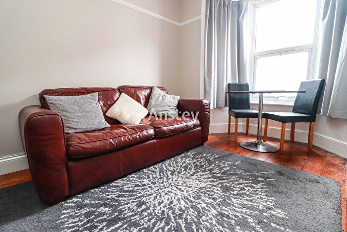 4 Bedroom Terraced House To Rent In Mordaunt Road, Southampton, SO14