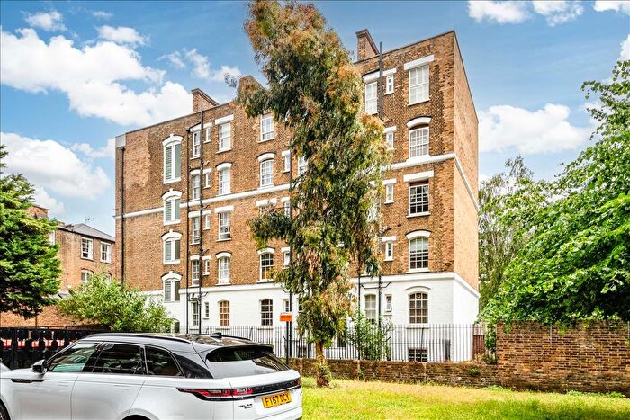 1 Bedroom Flat To Rent In Enfield Cloisters, Shoreditch, N1