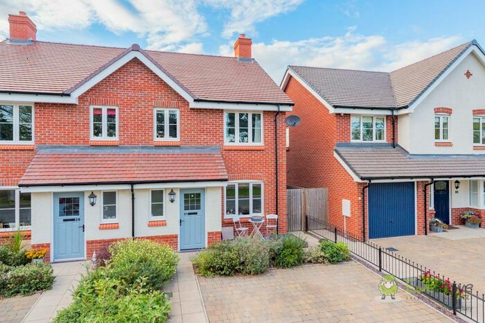 3 Bedroom Semi-Detached House For Sale In Mercers Lane, Shrewsbury, SY3