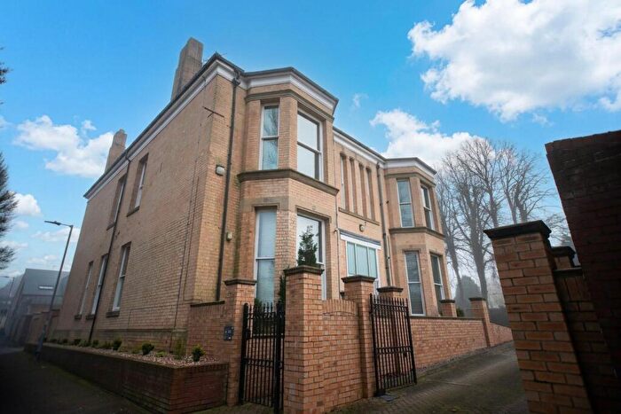 1 Bedroom Flat For Sale In The Lawns, Sutton-On-Hull, HU7
