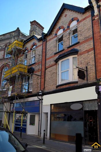 1 Bedroom Flat To Rent In Union Street, Newton Abbot, Devon, TQ12