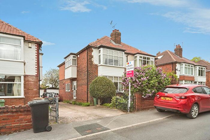 3 Bedroom Semi Detached House For Sale In Valley Road, Bramley, Leeds, LS13