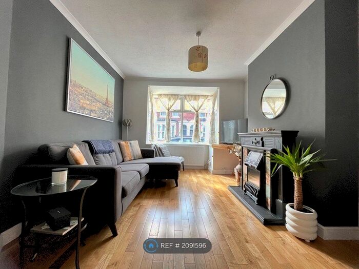 3 Bedroom Semi-Detached House To Rent In Loyd Road, Northampton, NN1