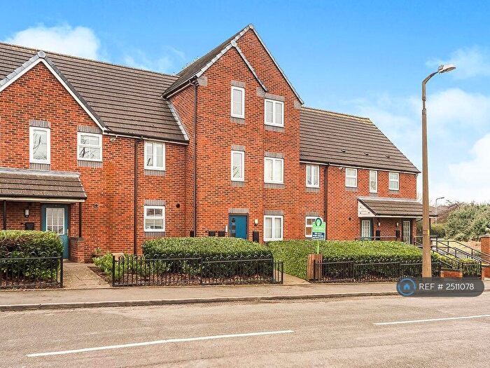 2 Bedroom Flat To Rent In Groveland Road, Tipton, DY4