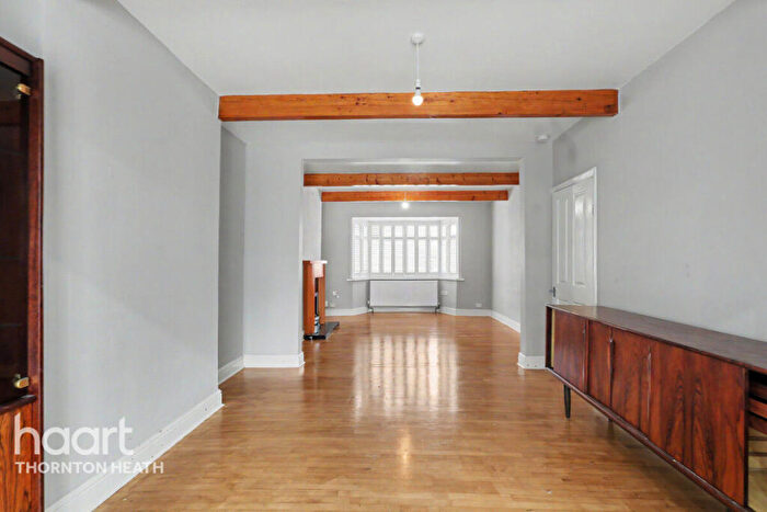 4 Bedroom Semi-Detached House For Sale In Georgia Road, Thornton Heath, CR7