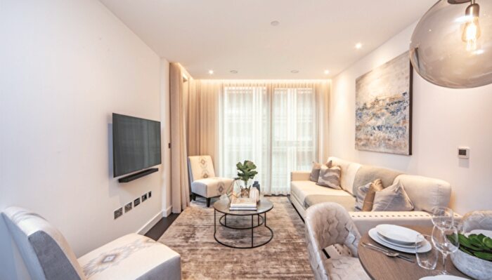 2 Bedroom Flat To Rent In Charles Clowes Walk, London, SW11
