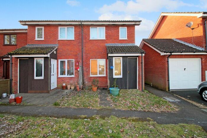 1 Bedroom Terraced House To Rent In Dart Road, Farnborough, Hampshire, GU14