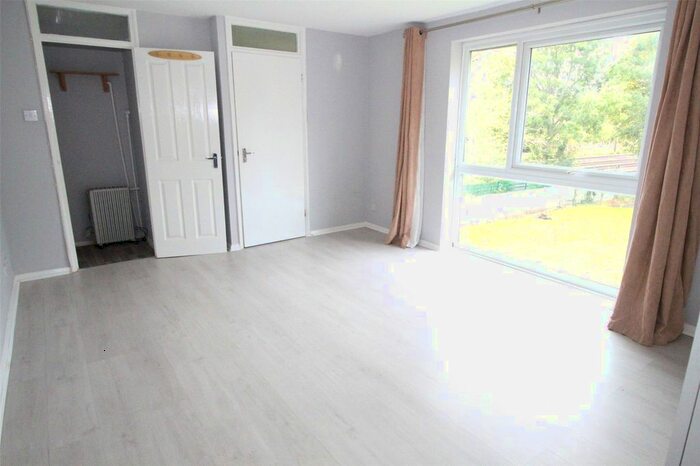 1 Bedroom Studio To Rent In Shurland Avenue, East Barnet, EN4