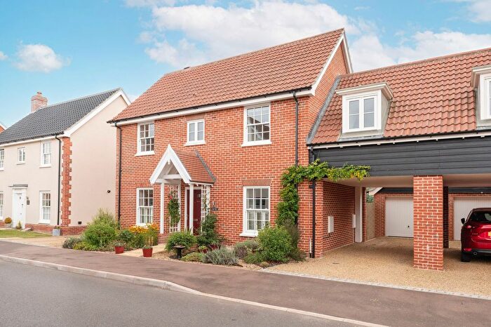 4 Bedroom Link Detached House For Sale In Eccles Way, Holt, NR25