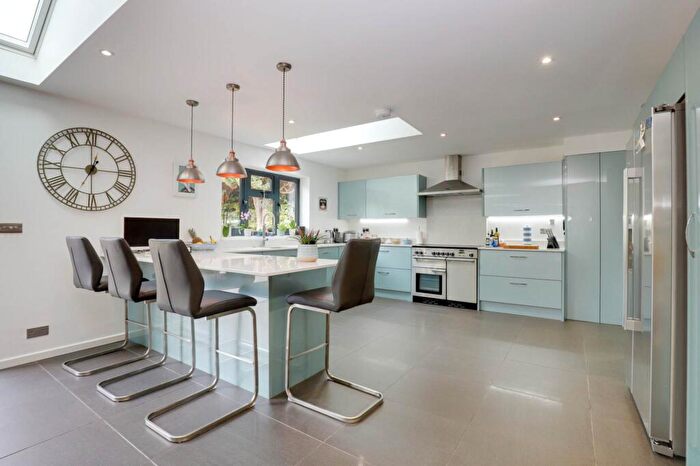3 Bedroom Detached House For Sale In Fernbrook Road, Caversham Heights, Reading, RG4