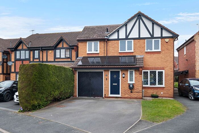 4 Bedroom Detached House For Sale In Cirencester Close, Bromsgrove., B60