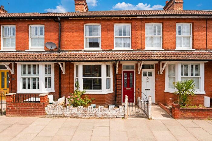 3 Bedroom Terraced House For Sale In Burnham Road, St. Albans, Hertfordshire, AL1
