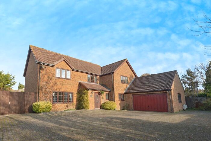 5 Bedroom Detached House For Sale In Pescot Avenue, Longfield, Kent, DA3