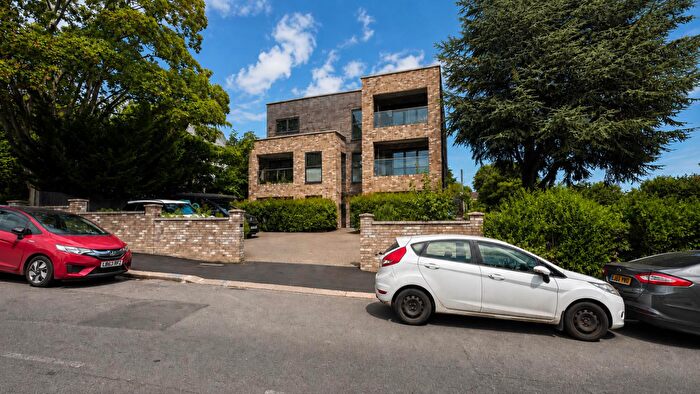 3 Bedroom Apartment To Rent In Grovelands Road, Purley, CR8